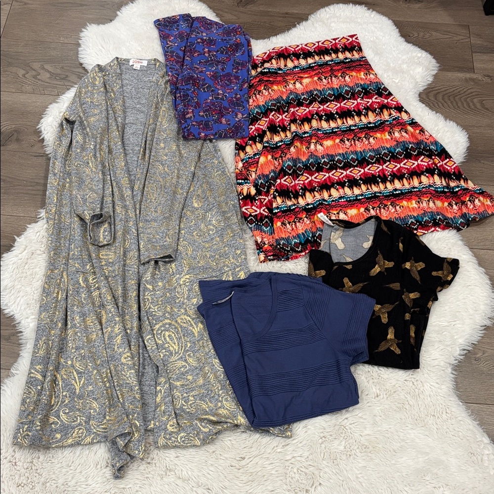 Lularoe Bundle Soft, Flattering & Effortless Style - image 1